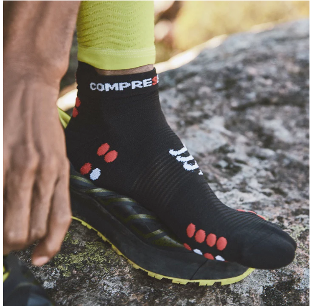 Pro Racing Socks RUN LOW v4.0 Black/Red