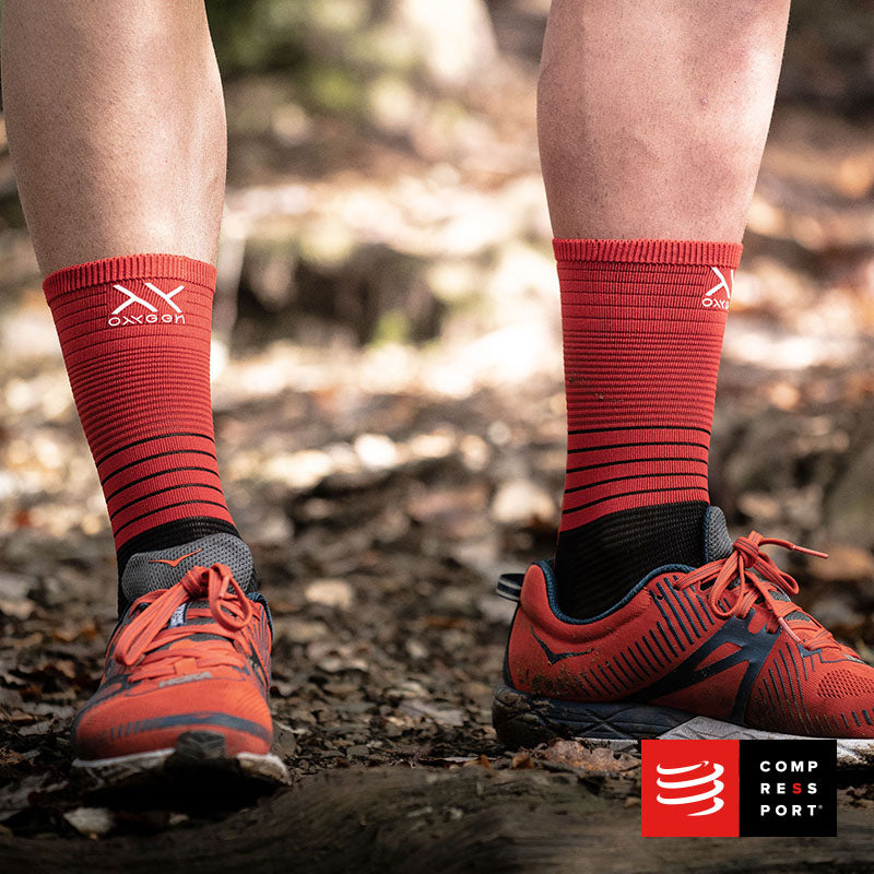 Nuevo Calcetín Mid Compression Negro/Rojo Compressport