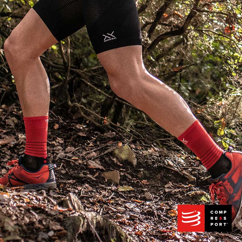 Nuevo Calcetín Mid Compression Negro/Rojo Compressport