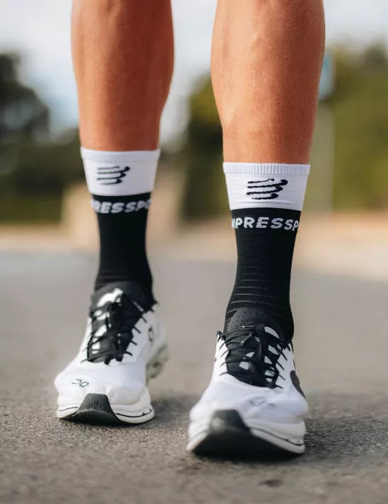 Mid Compression Socks V2.0 Black/White